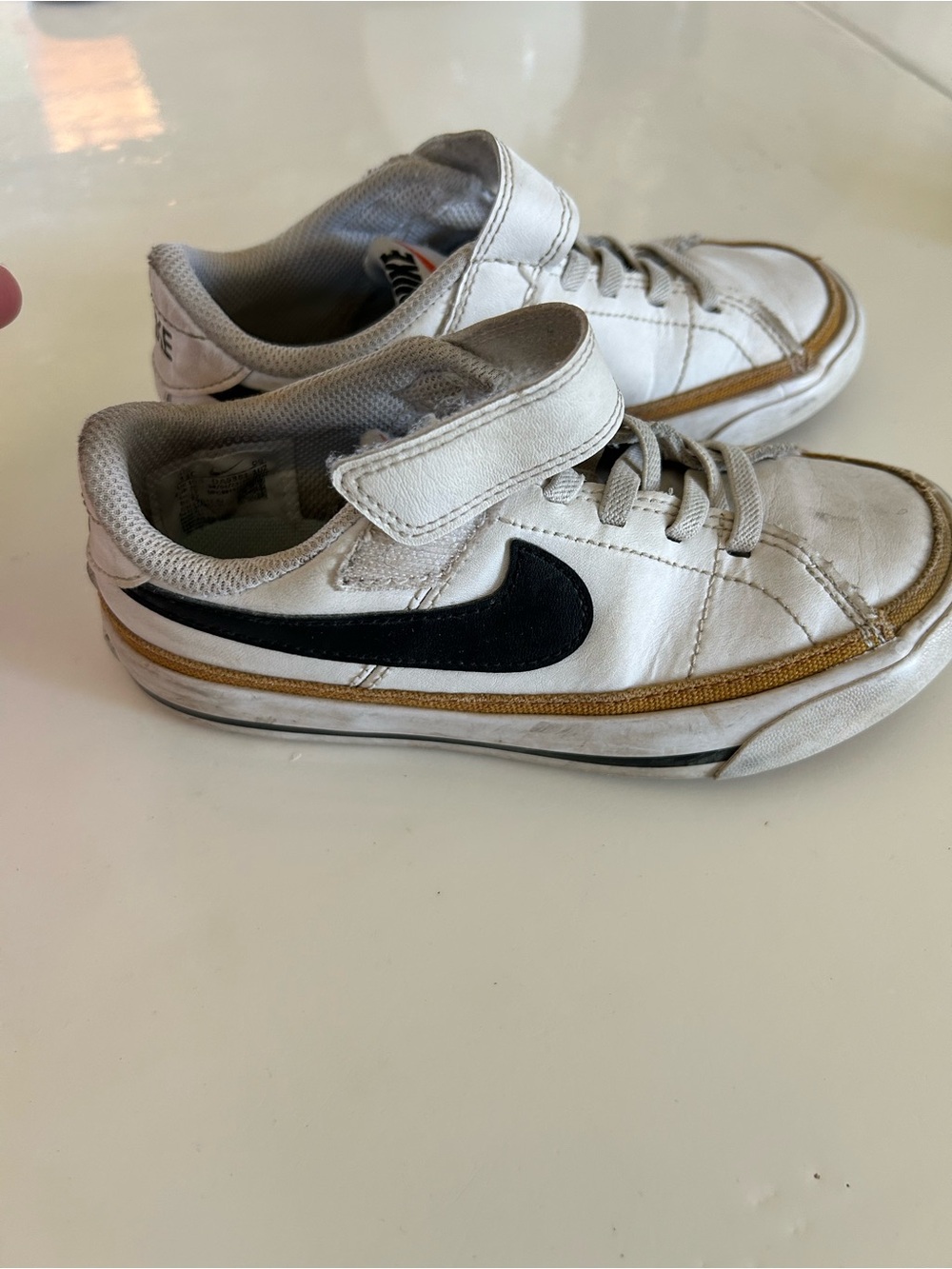 Kids Nike court legacy